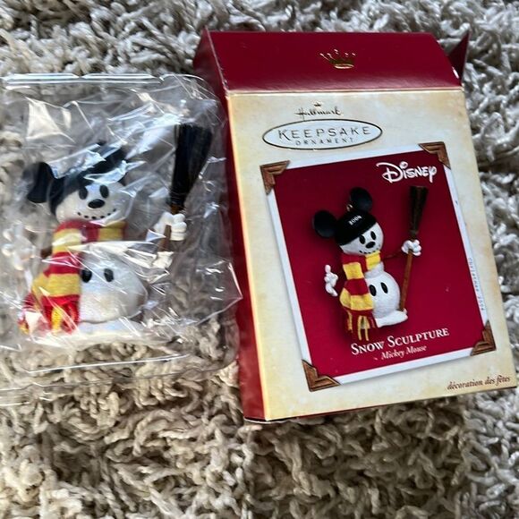 NIB HALLMARK 2004 SNOW SCULPTURE MICKEY MOUSE DISNEY CHRISTMAS KEEPSAKE ORNAMENT - Picture 6 of 8